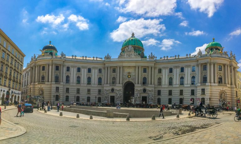 Hofburg_Palace_tisp_Vienna_Districts