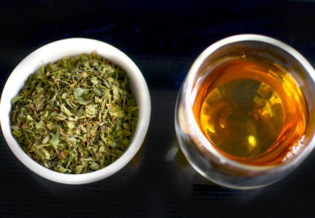 mint-tea-dry-leaf-and-steeped-tea