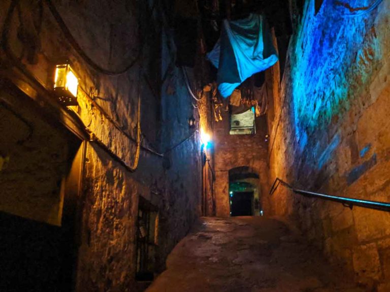 Mary Kings Close underground edinburgh creepy dark tunnel