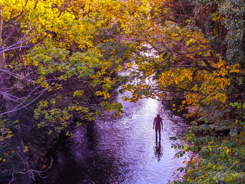 SCARY-STATUE-water-leith-walkway