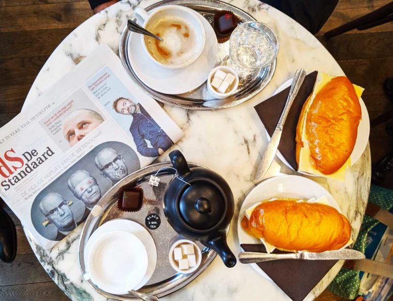 Maison Renardy for breakfast with bread tea and coffee and the daily newspaper in Brussels