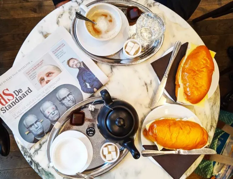 Maison Renardy for breakfast with bread tea and coffee and the daily newspaper in Brussels