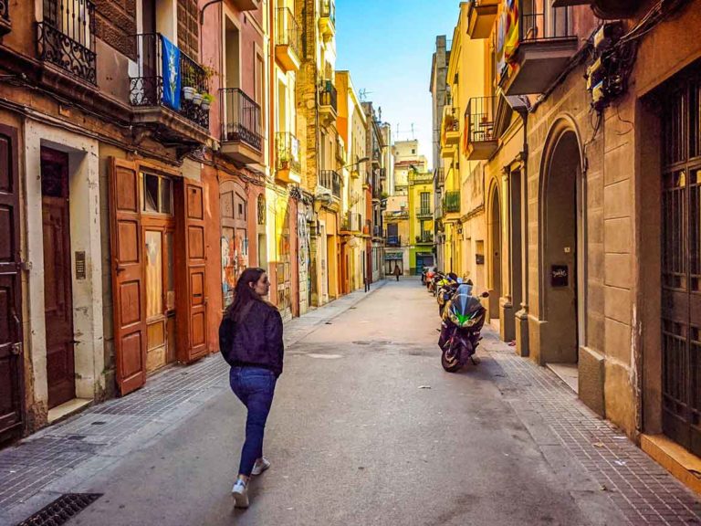 free-walking-tour-through-gracia-barcelona