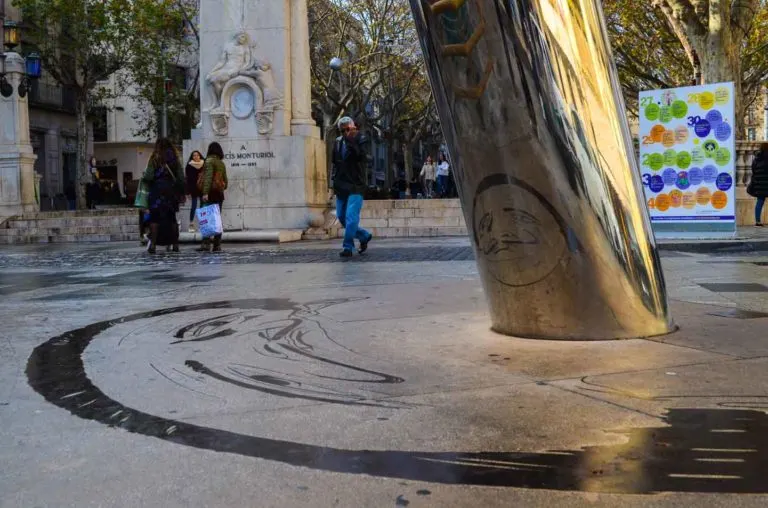 salvador-dali-monument-figueres-spain