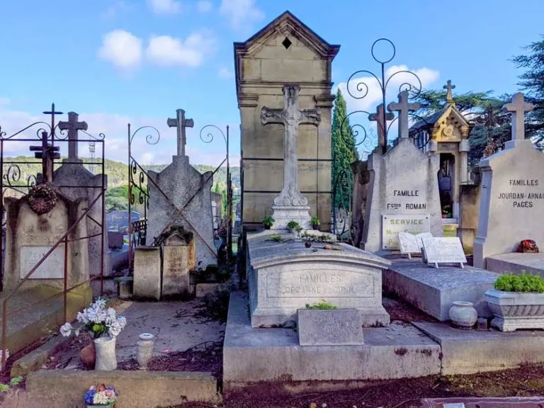 grave-of-paul-cezanne-st-pierre-cemetery