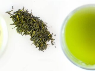 matcha-vs-green-tea-featured