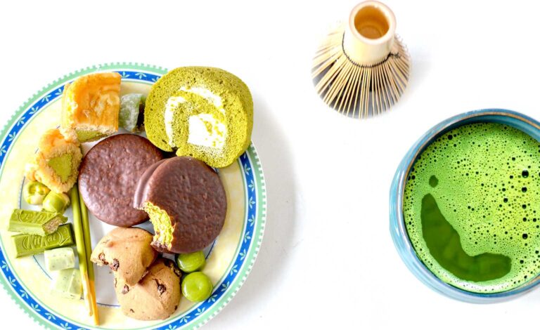 matcha-snacks-review-all-of-them-with-matcha