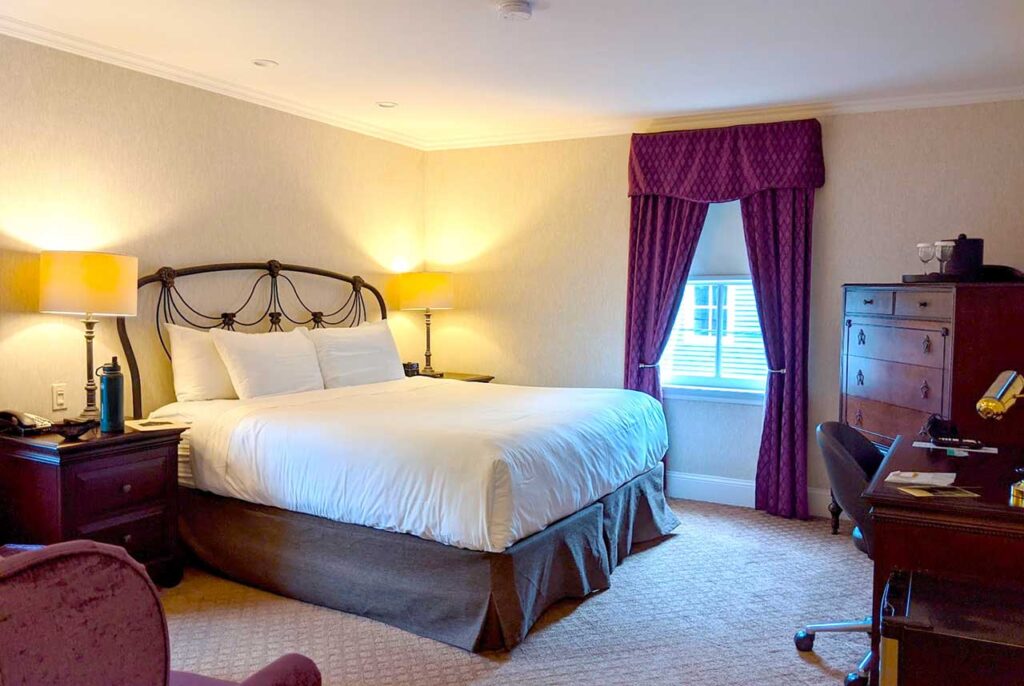 classic-king-room-great-george-hotel-in-charlottetown-prince-edward-island