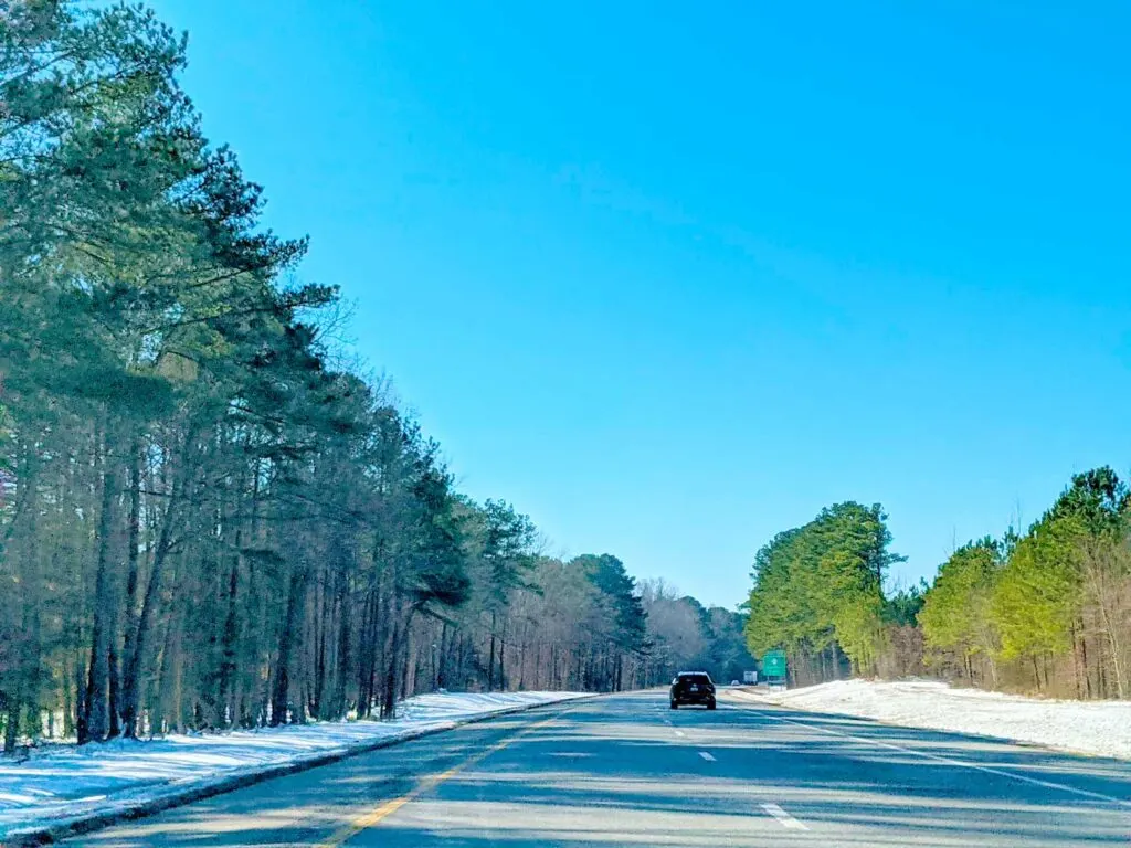 flat-driving-roads-when-driving-long-distance-road-trip