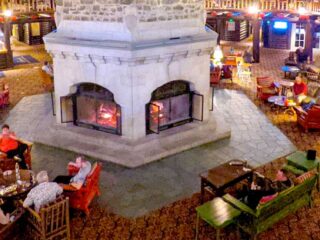inside-the-chateau-montebello-featured