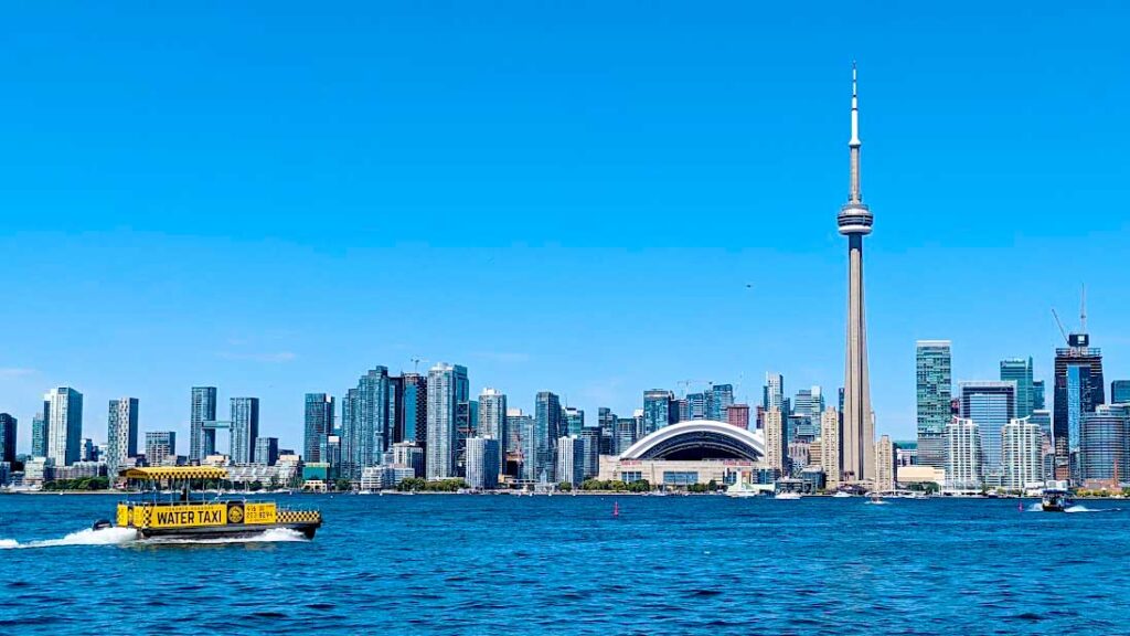 water-taxi-the-toronto-island-ferry