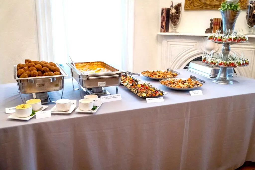 buzz-catering-cocktail-dinatoire-quebec-wedding-vendors