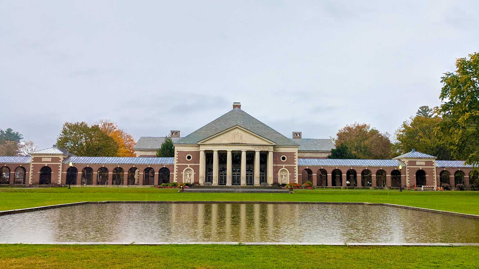 Saratoga Springs In The Fall An Unfiltered Review If It S Worth Visiting   Saratoga Springs Reflecting Pool State Park Raining In The Fall 