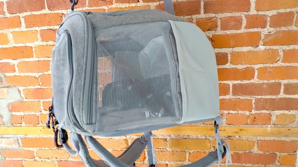 cat-travel-backpack-into-duffel-bag