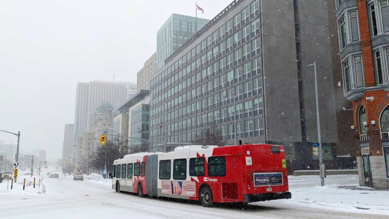 bus from mtl to ottawa