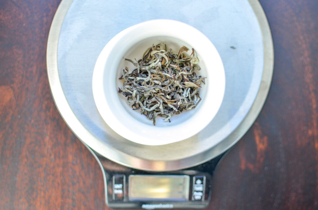 gaiwan-on-scale-for-gong-fu-