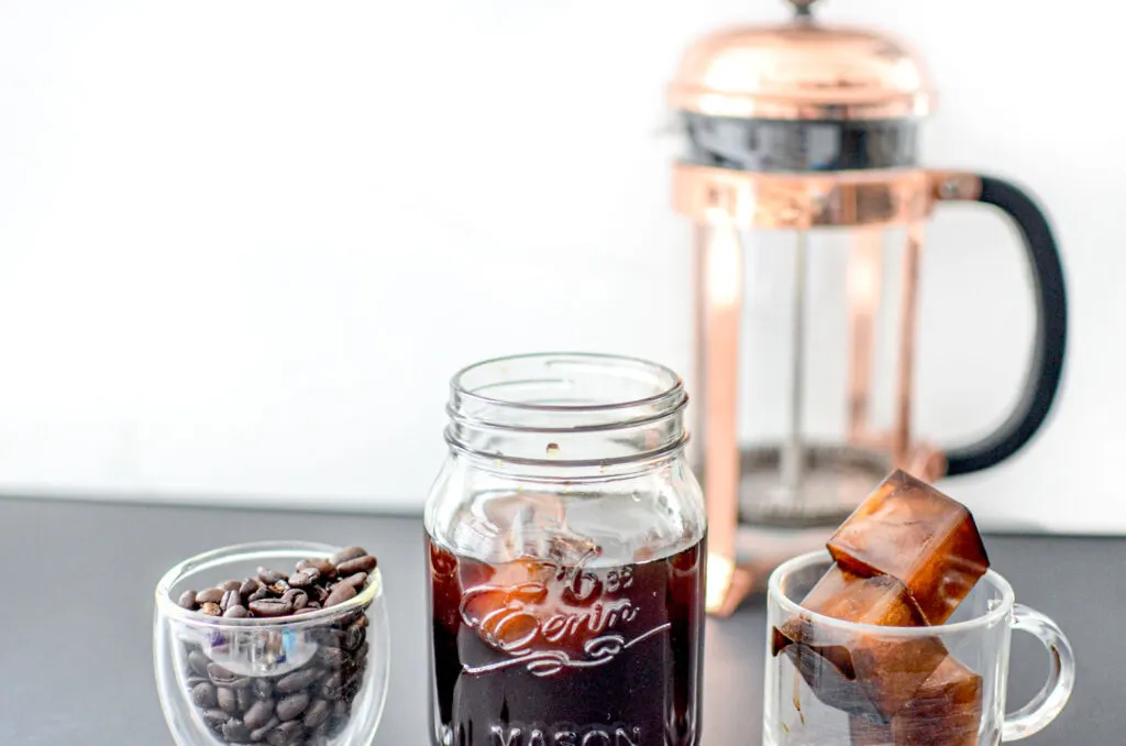 iced-coffee-in-the-french-press
