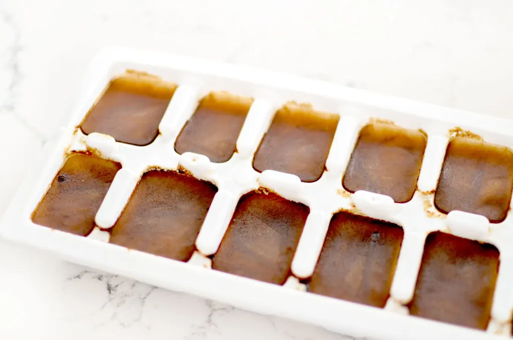 make-coffee-iced-cubes-for-cold-coffee