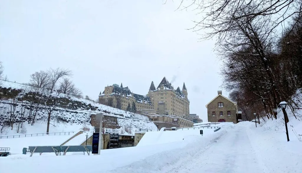 walking-on-the-rideau-canal-in-winter-no-tourists