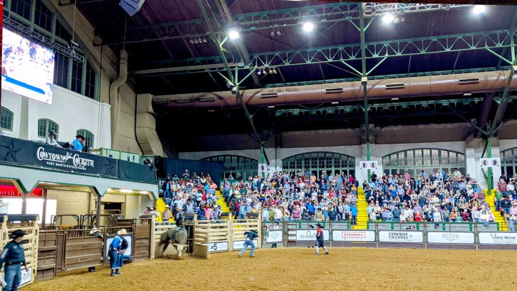 bucking-shoots-fort-worth-rodeo-