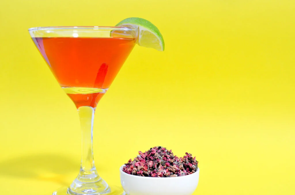 berry-vodka-martini-iced-tea-cocktail