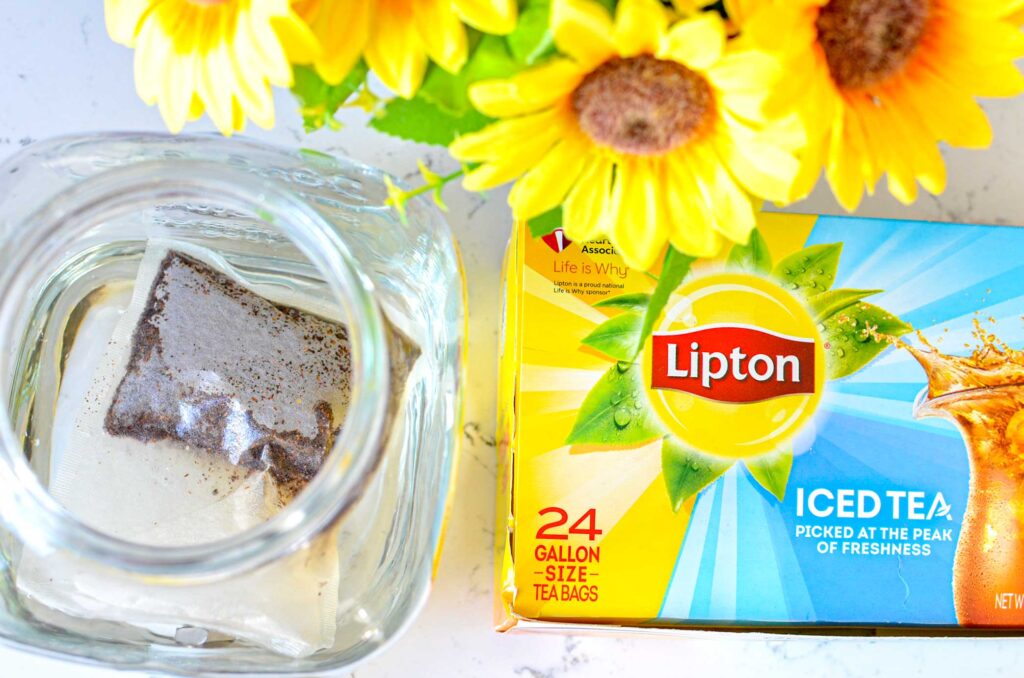 sun-tea-steeping-with-lipton-gallon-size-tea-bag