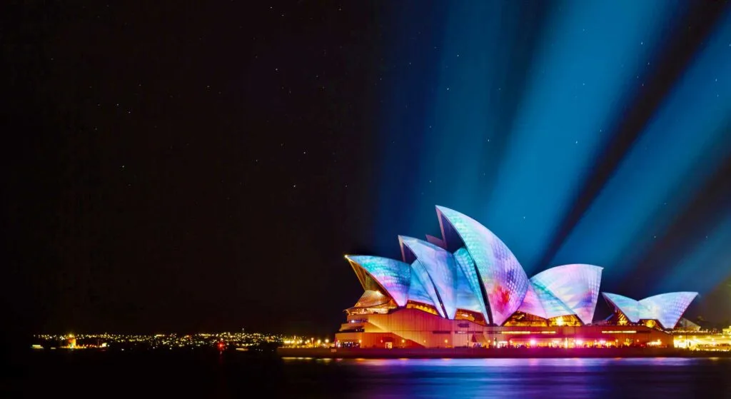 Ethan-Ou-sydney-opera-house-travel-bucket-list-australia