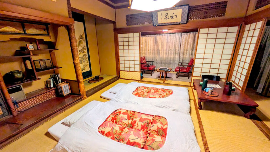 traditional-rayokan-in-japan-hotel-kanaguya-shibu-onsen