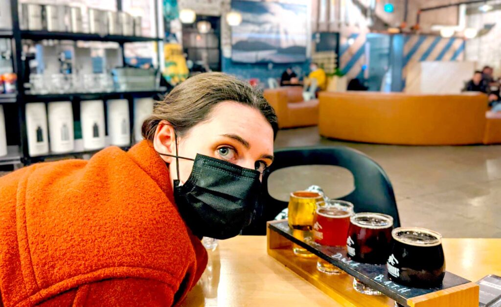 wearing-a-mask-at-a-restaurant