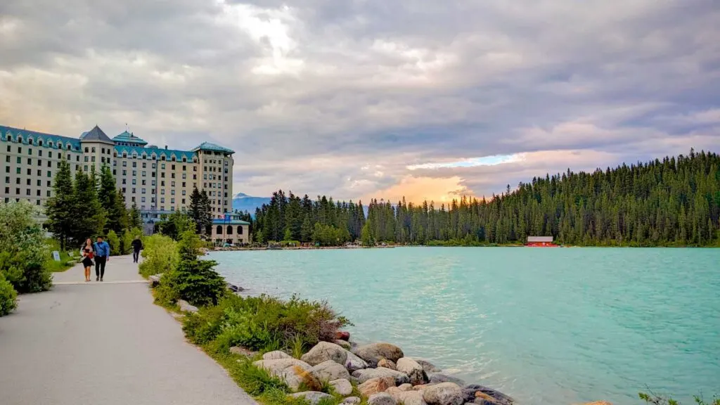 after-hours-visit-lake-louise