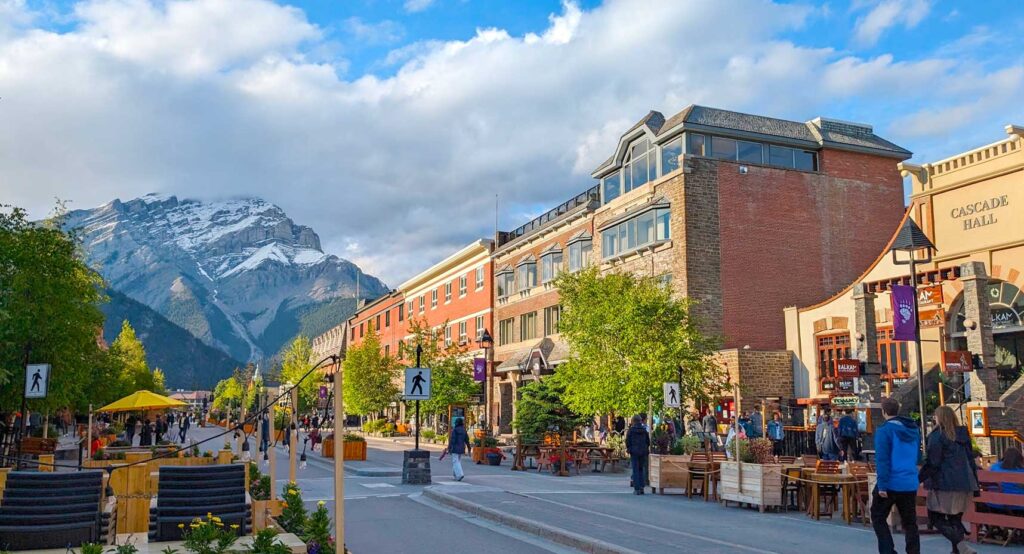 banff-avenue-in-the-summer