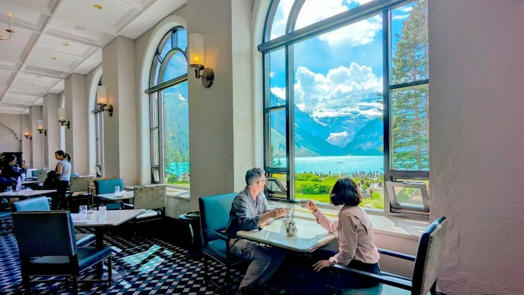 chateau-lake-louise-tea-house