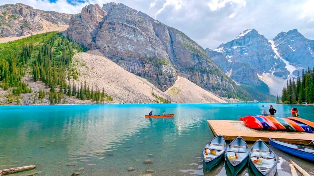renting-a-canoe-at-moraine-lake-alberta