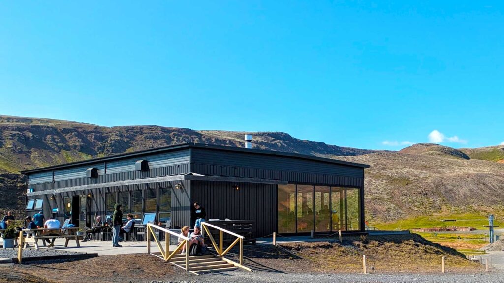 cafe-with-bathrooms-at-reykjadalur-valley-hike