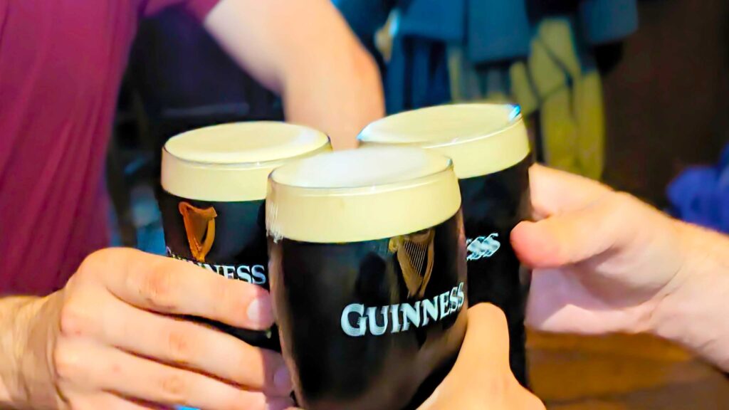 cheers-to-a-pint-of-guinness-in-an-irish-pub-galway