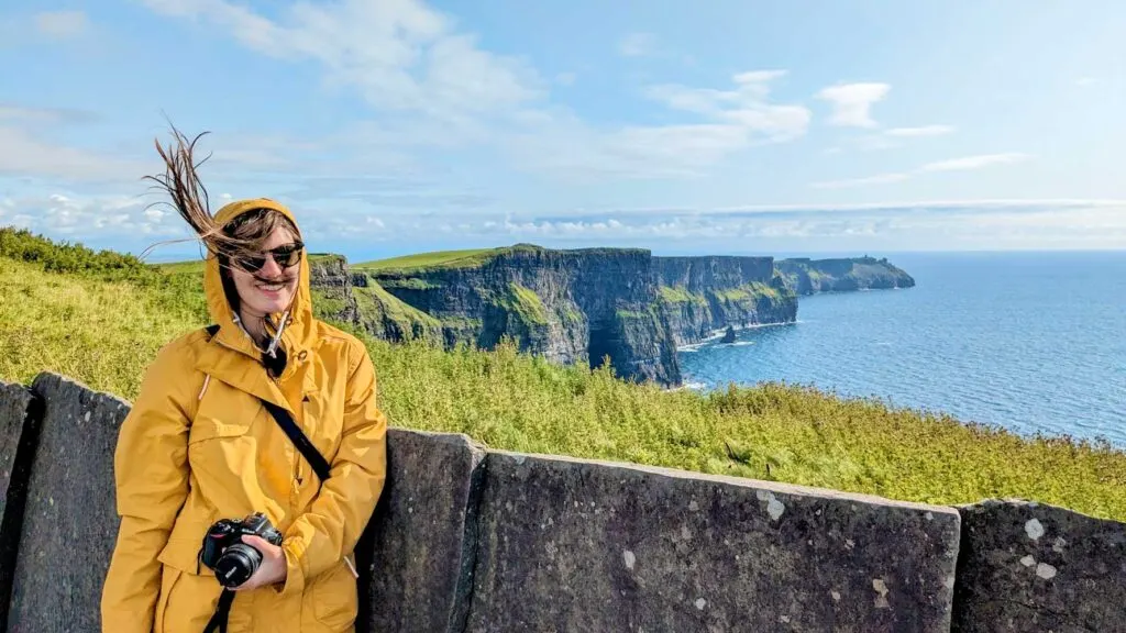 insane-winds-at-the-cliffs-of-moher