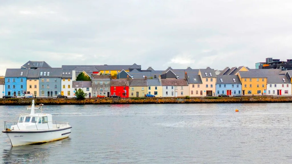 looking-at-the-long-walk-from-nimmos-pier-galway