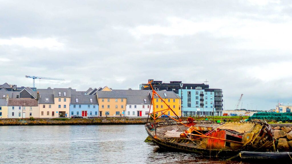 nimmos-pier-shipwreck-viewpoint-in-galway