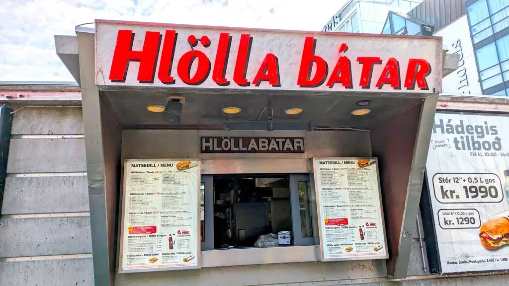 sandwiches-and-cheaper-eats-in-Iceland-hlolla-batar