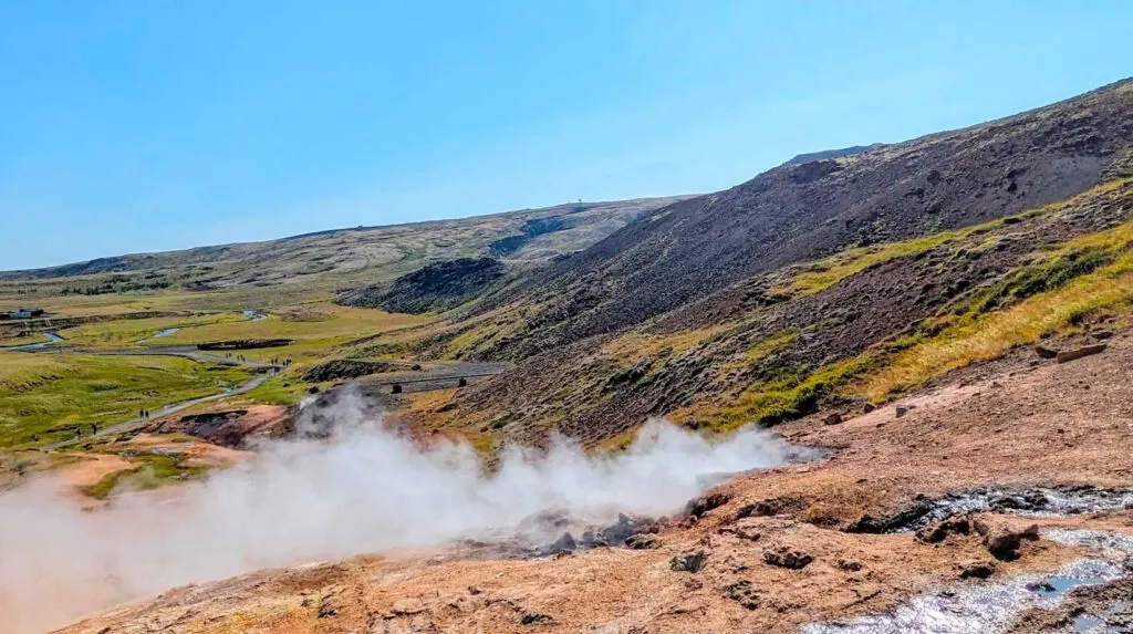 thermal-heat-rising-out-of-the-ground-reykjadalur-hike