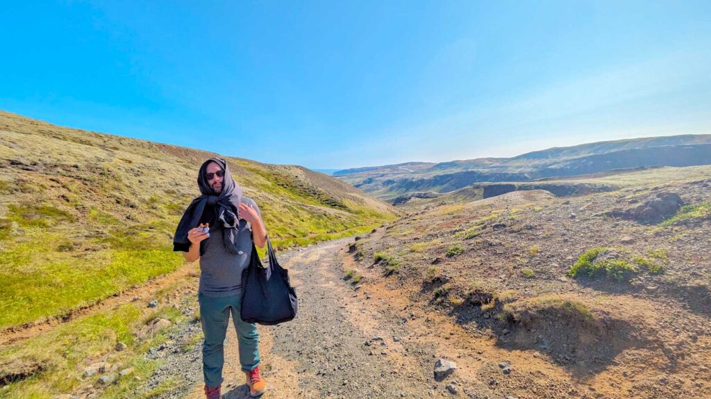 windy-weather-at-reykjadalur-valley-Iceland