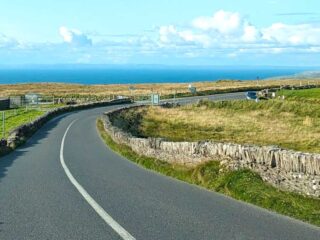 driving-in-Ireland_featured_image