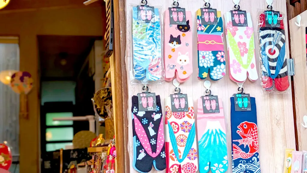 tabi-socks-souvenirs-in-japan