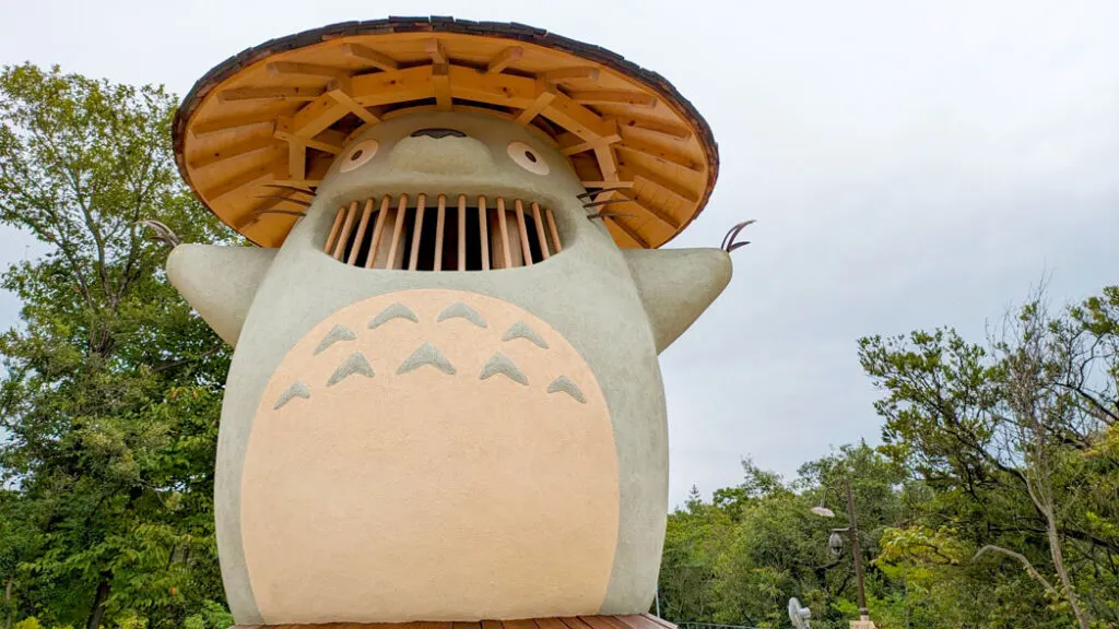 giant-totoro-at-ghibli-park-japan