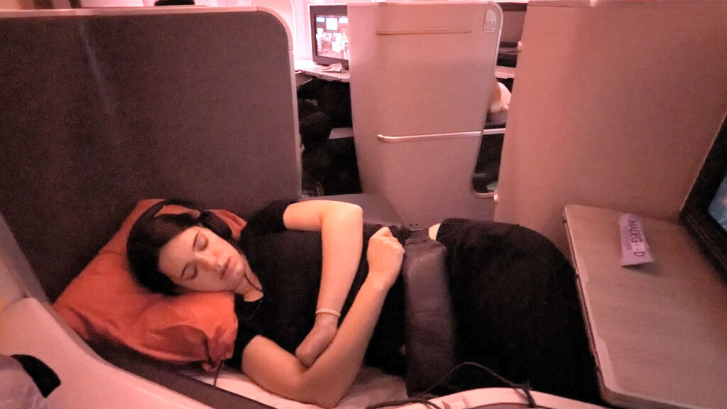 sleeping-soundly-in-air-canada-business-class-to-japan