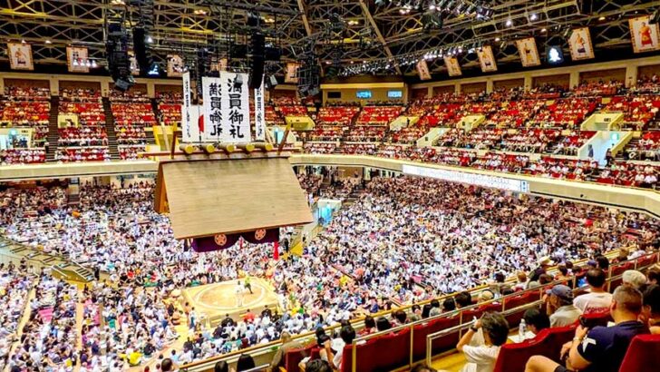 sumo-in-tokyo-tournament-in-japan-featured