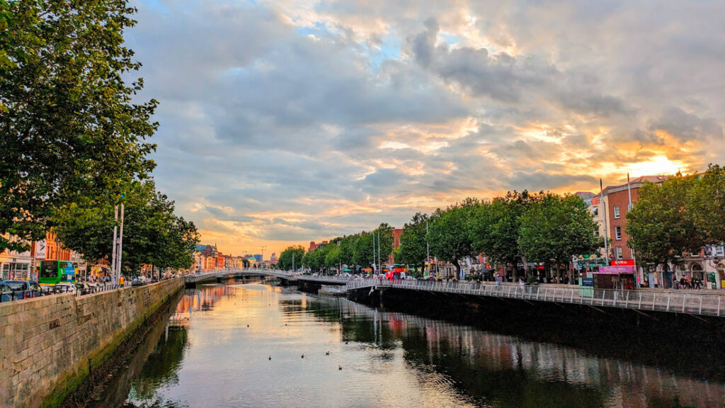 river-liffey-Dublin