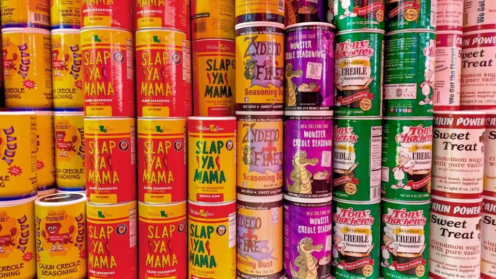 cajun-and-creole-seasoning-in-new-orleans-souvenirs