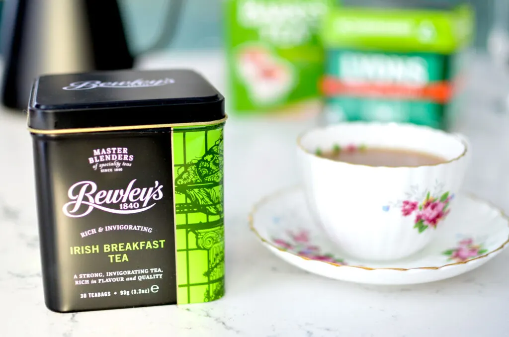 irish-breakfast-teas-belwleys-brewed-in-a-teacup
