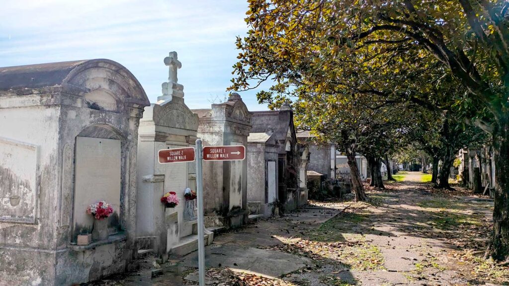 lafayette-cemetery-garden-district-new-orleans